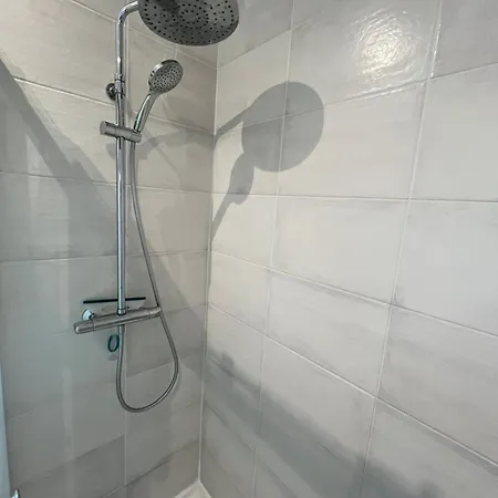 Apartment Le 102 - Appart-sympa - T2, Patio, Jardin Et Cave - Larmor-Plage