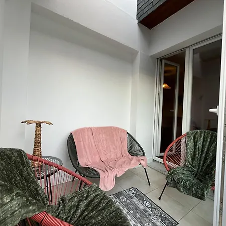 Apartment Le 102 - Appart-sympa - T2, Patio, Jardin Et Cave - Larmor-Plage